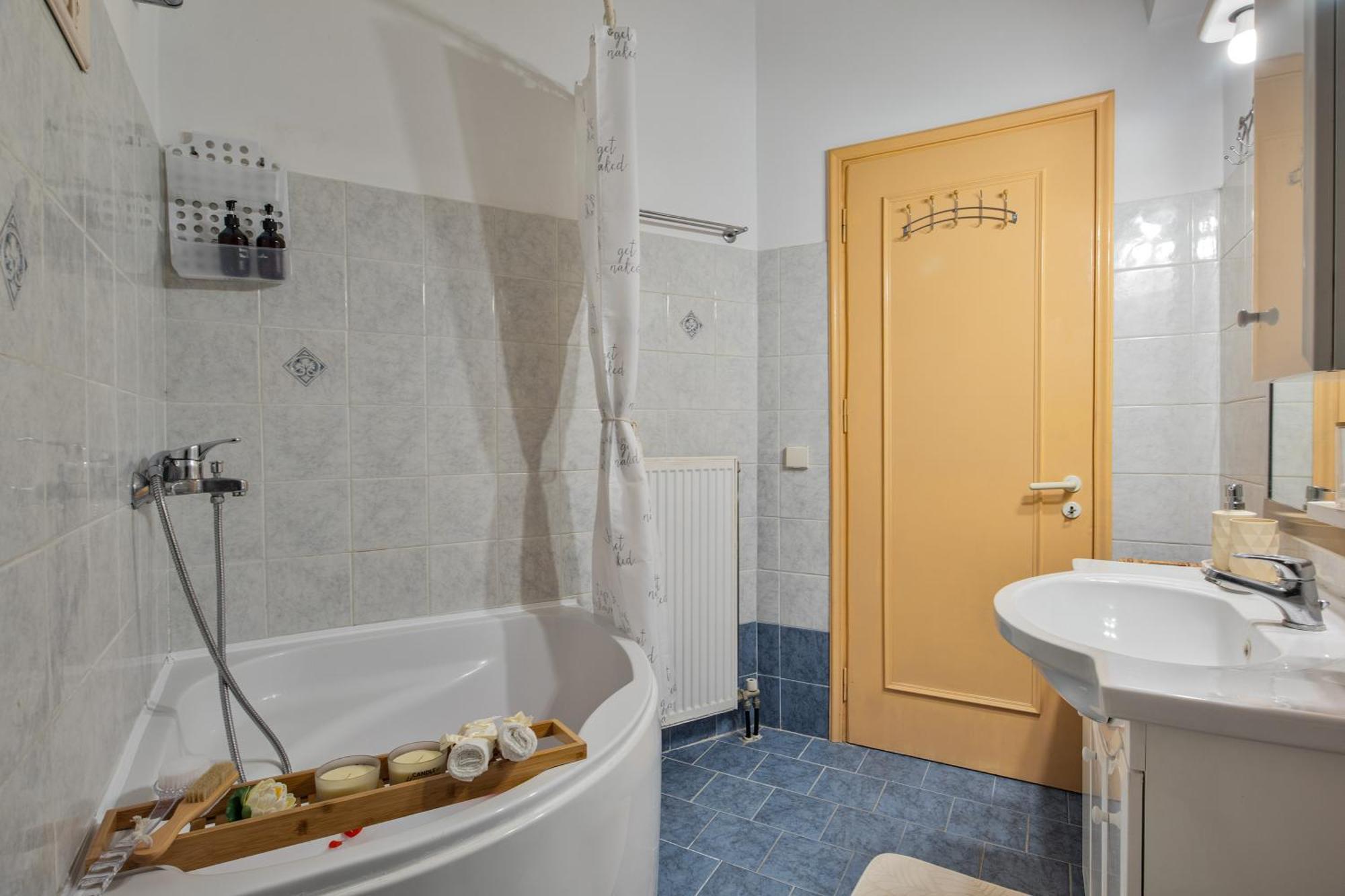 House Of Velenia - 2 Bedroom Apartment Near Old Town, Airport And Bus Station Corfu  Exterior photo